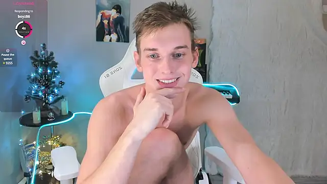 Snapshot of 4ever_dude chatting on 12/29/24, 09:39 4ever dude online show from 12/29/24, 09:39