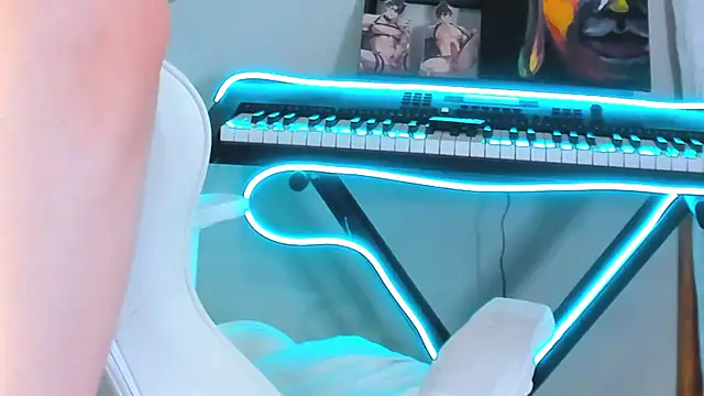 Snapshot of 4ever_dude chatting on 02/16/25, 03:37 4ever dude online show from 02/16/25, 03:37