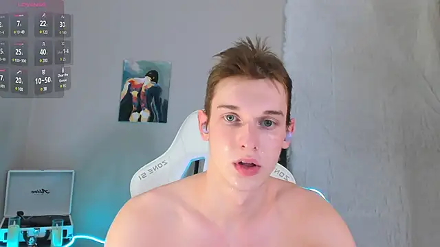 Snapshot of 4ever_dude chatting on 03/03/25, 01:42 4ever dude online show from 03/03/25, 01:42