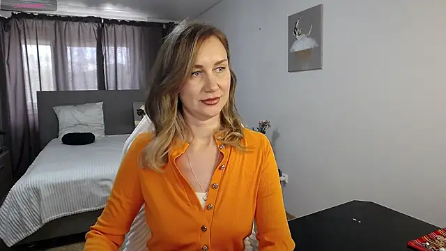 Vanessa Nowak online show from 04/17/26, 08:39