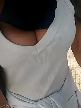 LaraReinaDelSol online show from 12/20/24, 11:00