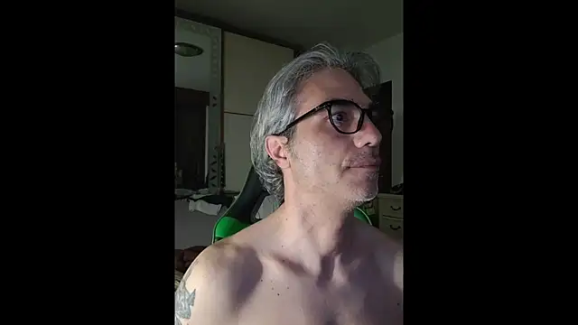 Snapshot of KennyForU77 chatting on 03/16/26, 06:56 KennyForU77 online show from 03/16/26, 06:56