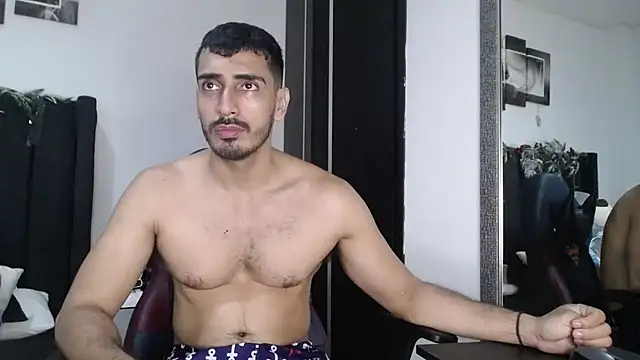 Snapshot of muscle_ares chatting on 12/14/24, 04:09 muscle ares online show from 12/14/24, 04:09