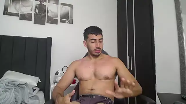 Snapshot of muscle_ares chatting on 02/03/25, 12:25 muscle ares online show from 02/03/25, 12:25