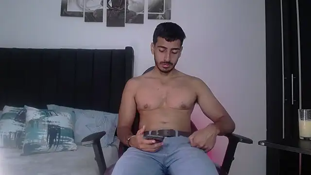 Snapshot of muscle_ares chatting on 03/11/25, 11:44 muscle ares online show from 03/11/25, 11:44