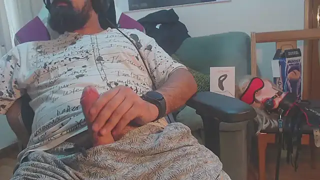 Snapshot of master4subslut chatting on 09/09/25, 10:48 master4subslut online show from 09/09/25, 10:48