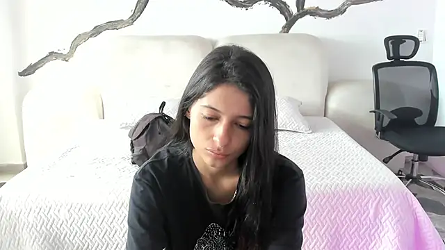 Agathaargent  online show from 01/30/25, 09:14