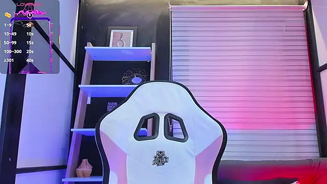 Agathaargent  online show from 02/25/25, 12:34