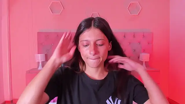 Agathaargent  online show from 03/06/26, 10:50