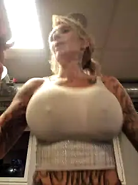 Ninasweden online show from 12/10/24, 09:22