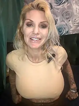 Ninasweden online show from 12/17/25, 09:10