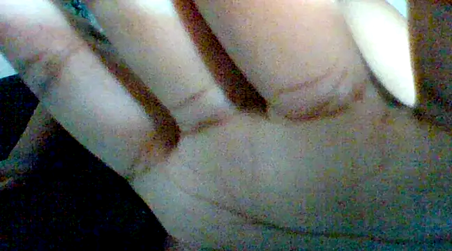 Snapshot of THUEBA17 chatting on 01/10/25, 12:36 THUEBA17 online show from 01/10/25, 12:36