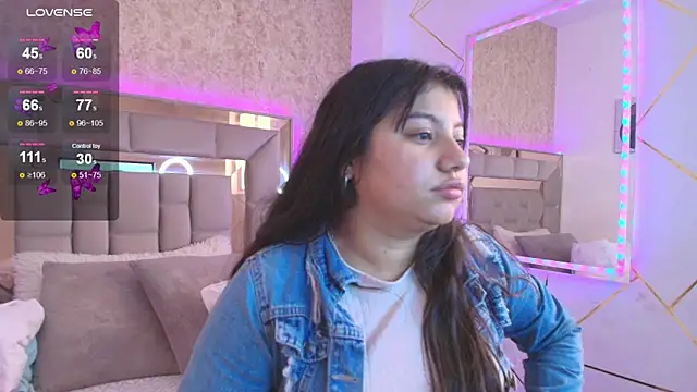 Snapshot of Miaa_Smiith1 chatting on 01/07/25, 11:37 Miaa Smiith1 online show from 01/07/25, 11:37