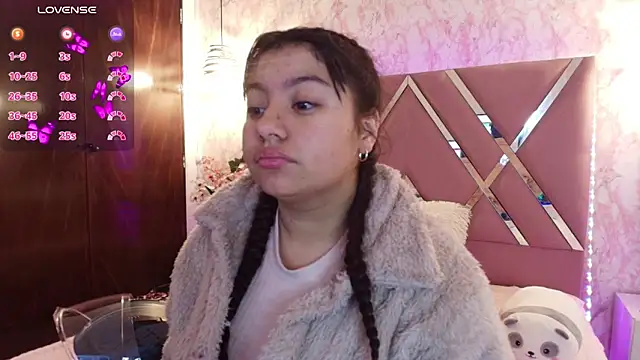 Snapshot of Miaa_Smiith1 chatting on 03/05/25, 12:11 Miaa Smiith1 online show from 03/05/25, 12:11