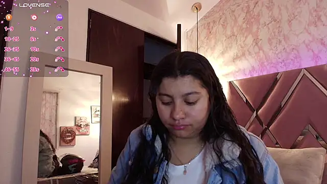 Snapshot of Miaa_Smiith1 chatting on 03/21/25, 12:17 Miaa Smiith1 online show from 03/21/25, 12:17