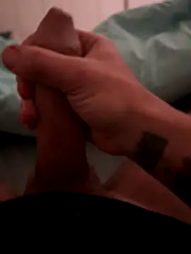 Snapshot of LucaDonna998 chatting on 12/18/25, 02:17 LucaDonna998 online show from 12/18/25, 02:17