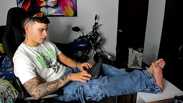 Snapshot of jacob_firexx chatting on 01/16/25, 03:56 jacob firexx online show from 01/16/25, 03:56