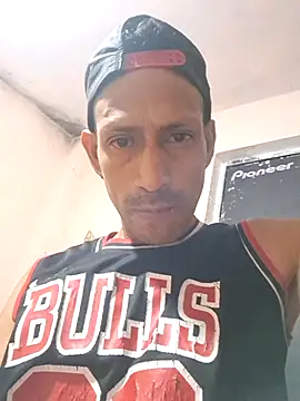 Snapshot of fkoito chatting on 11/04/25, 12:21 fkoito online show from 11/04/25, 12:21