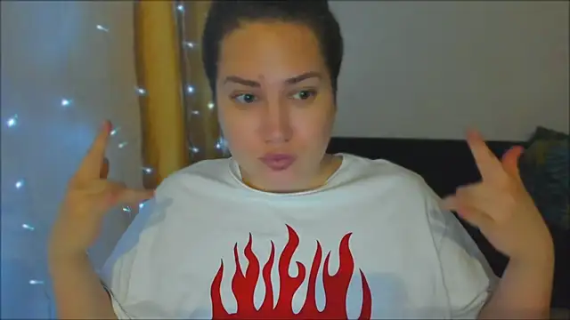 Snapshot of _madalexa_ chatting on 10/25/25, 10:37 madalexa online show from 10/25/25, 10:37