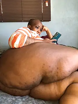 Snapshot of sotho_ssbbw chatting on 06/09/26, 10:27 sotho ssbbw online show from 06/09/26, 10:27