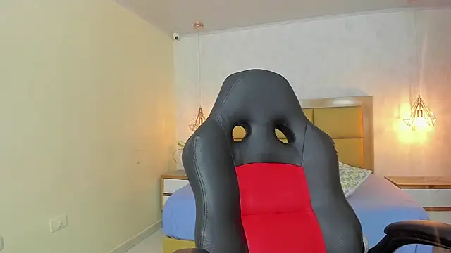 LARSONMIA online show from 09/19/25, 12:17