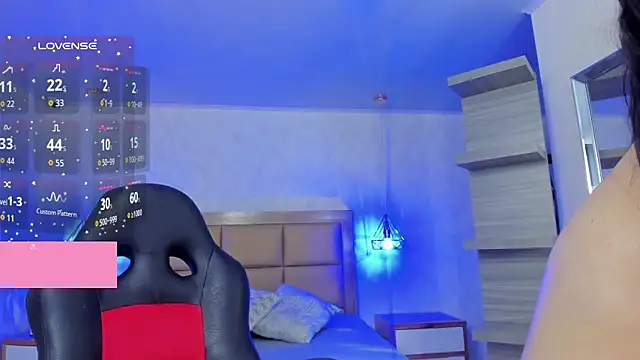 LARSONMIA online show from 10/07/25, 12:13