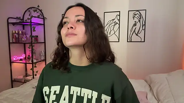 Megan Rodrigo online show from 11/22/25, 03:55