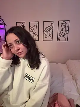 Megan Rodrigo online show from 11/24/25, 07:46