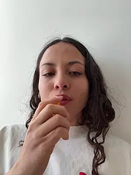 Megan Rodrigo online show from 07/05/26, 04:47