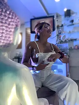 Amber Martins  online show from 09/26/25, 11:42