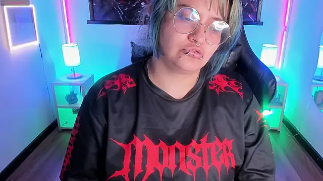 lucky-leah online show from 04/05/26, 03:47