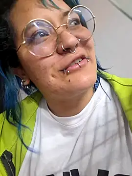 lucky-leah online show from 05/07/26, 03:56