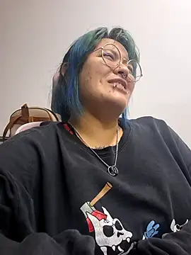 lucky-leah online show from 05/20/26, 03:02