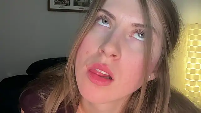 YUMIandbigWOLF online show from 02/07/25, 05:31