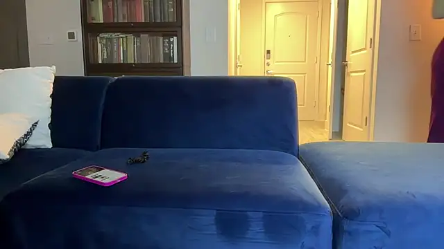 YUMIandbigWOLF online show from 03/04/25, 05:21