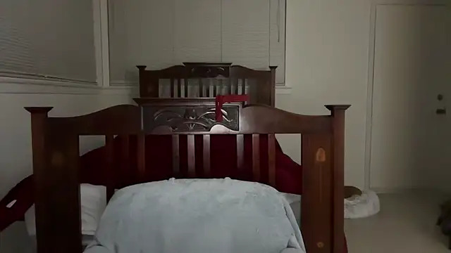 YUMIandbigWOLF online show from 02/03/26, 06:22