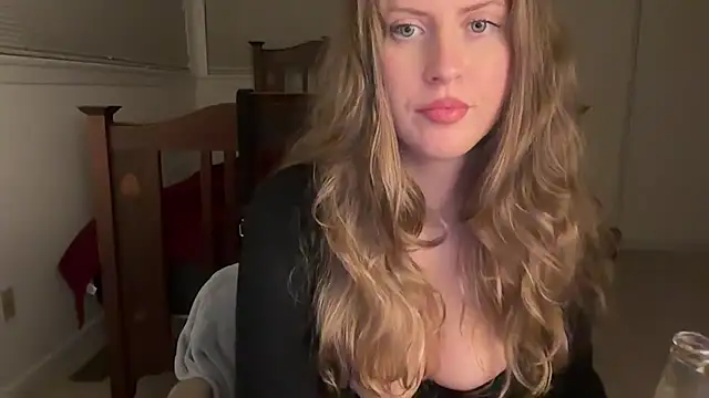 YUMIandbigWOLF online show from 05/04/26, 02:18