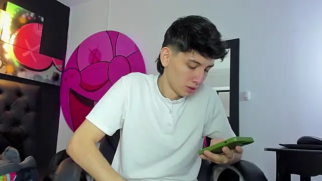Santi delacruz online show from 02/14/25, 03:26