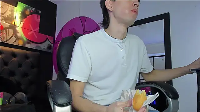 Santi delacruz online show from 03/11/25, 03:23