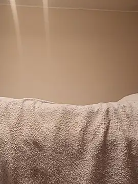 Snapshot of niesmialy39oon chatting on 02/22/26, 07:56 niesmialy39oon online show from 02/22/26, 07:56