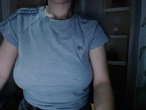 Love bug15 online show from 04/17/26, 02:20