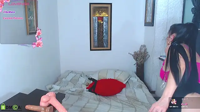 Snapshot of yinetford chatting on 01/01/25, 01:37 yinetford online show from 01/01/25, 01:37