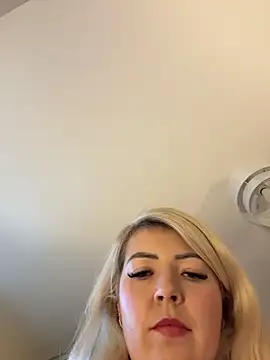 Snapshot of xxcurvyjessiexx chatting on 11/15/25, 02:35 xxcurvyjessiexx online show from 11/15/25, 02:35