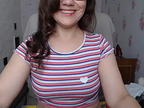 Snapshot of KittyyLaBeauty chatting on 05/04/26, 05:25 KittyyLaBeauty online show from 05/04/26, 05:25
