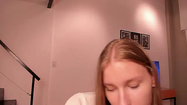 Mira Lite online show from 03/23/26, 02:04