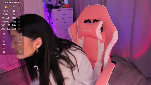 FreyaRaya online show from 12/25/24, 08:51