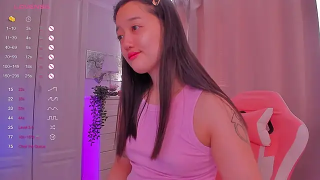 FreyaRaya online show from 02/05/25, 09:04