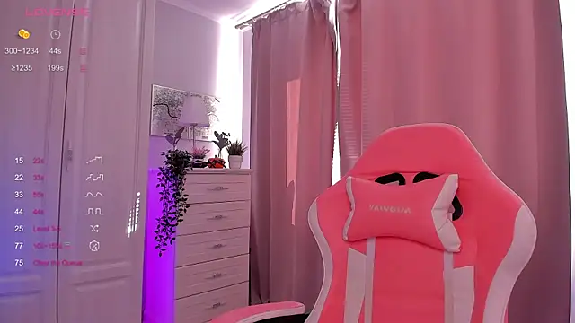 FreyaRaya online show from 02/06/25, 08:39