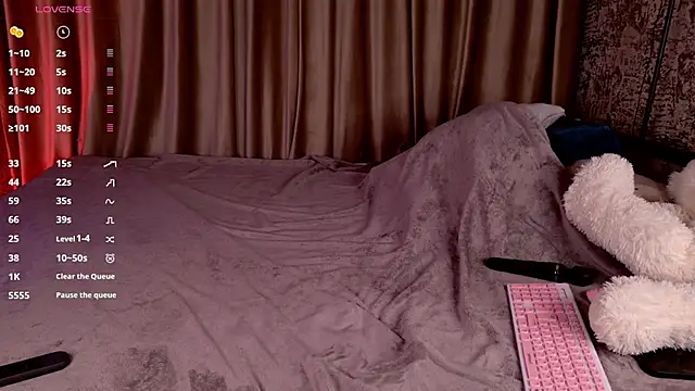 FreyaRaya online show from 04/16/26, 03:18