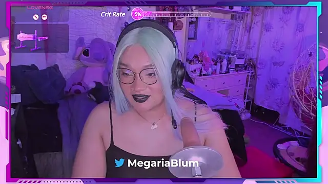 Snapshot of MegariaB chatting on 12/17/24, 04:12 MegariaB online show from 12/17/24, 04:12